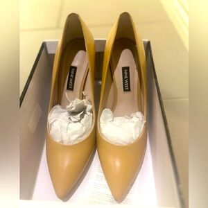Nine West Flex Pump, size 8.5 in great condition!